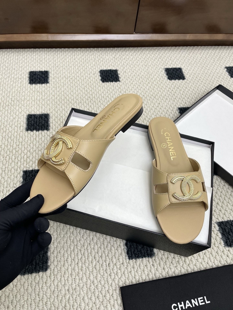 Ch**el slippers